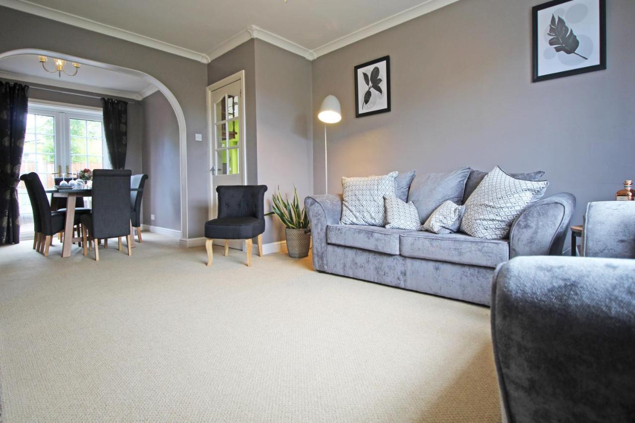 Queens Road - Luxury Spacious Home In Chester Christleton Экстерьер фото