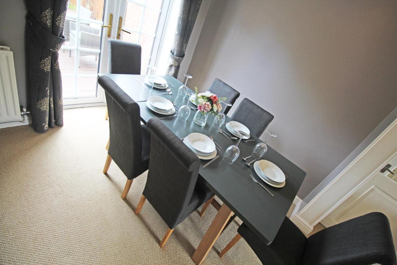 Queens Road - Luxury Spacious Home In Chester Christleton Экстерьер фото